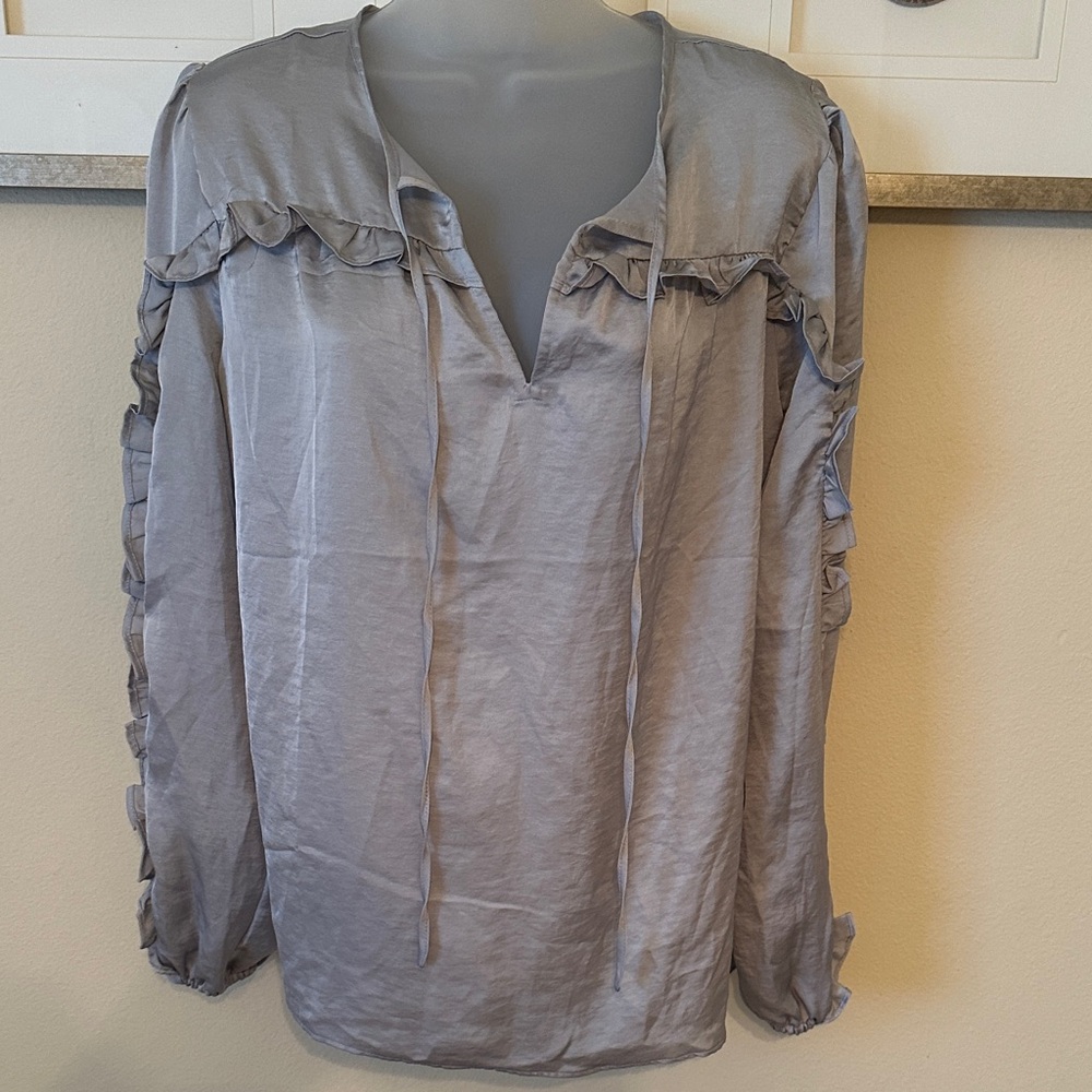 LOFT Ruffled Blouse in Light Gray